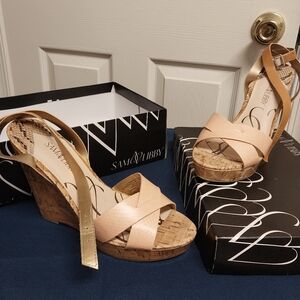 INSIDE ONE OF THE MYSTERY BOXES Sam & Libby Women's Beige and Gold Wedge Sandals